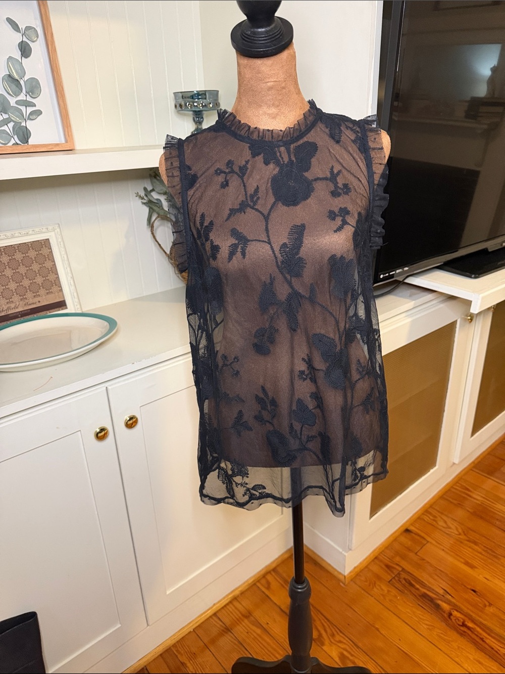 Who What Wear Navy Sheer Floral Lace Sleeveless Camisole